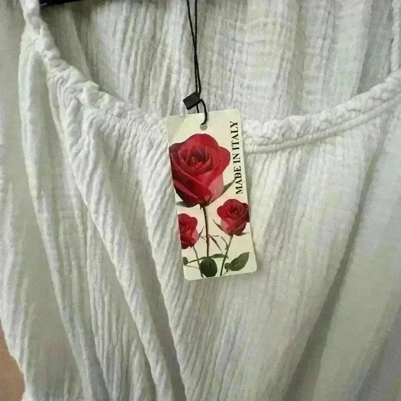 Elegant White Off-Shoulder Dress - Picture 7 of 15